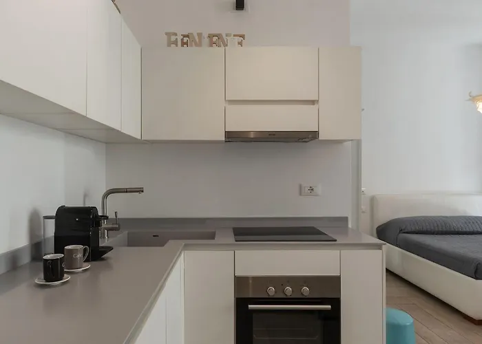 Guesthost - Ostiense Modern * Rom