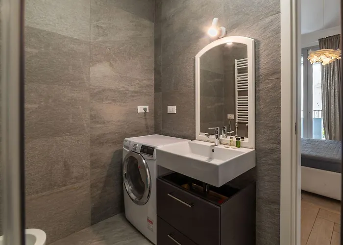 Guesthost - Ostiense Modern Apartment Rom